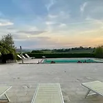 빌라 Tenuta Meraviglia - Esclusiva Con Grande Giardino, Piscina E Vista Ideale Per Gruppi E Matrimoni